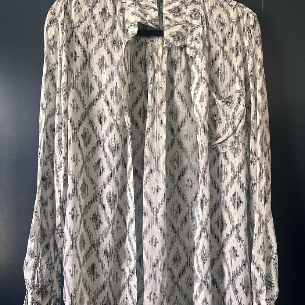 Gray And White Patterned Blouse - image 1